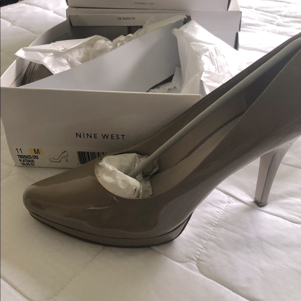 Nine West Taupe heels size 11